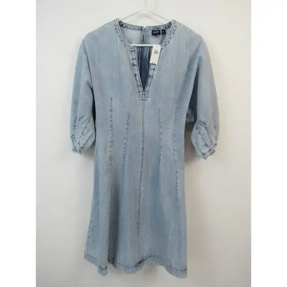 NWT Gap Size Medium Denim Split-Neck Mini Dress Light Wash Blue Preppy Trendy - Picture 3 of 8